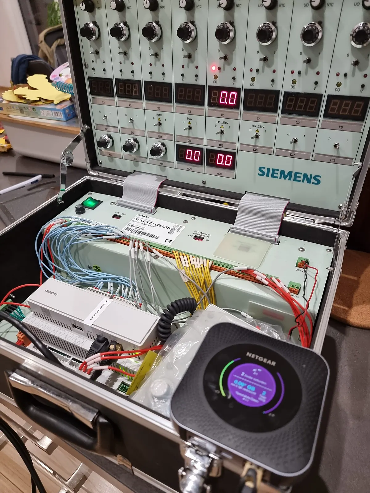Test case with controllers and displays for building automation