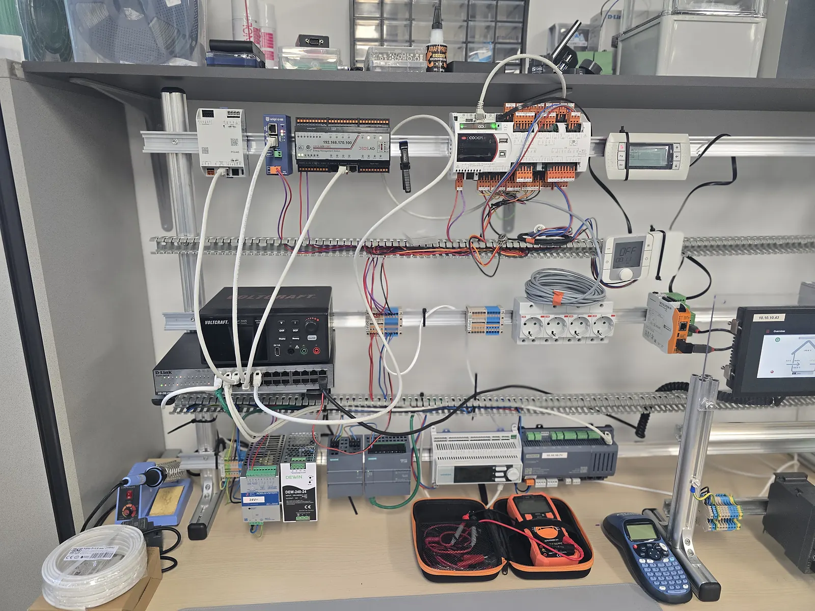 Test wall in our workshop with controllers and measuring equipment